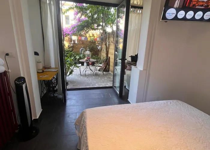 The Queen Tower Bed & Breakfast 4*