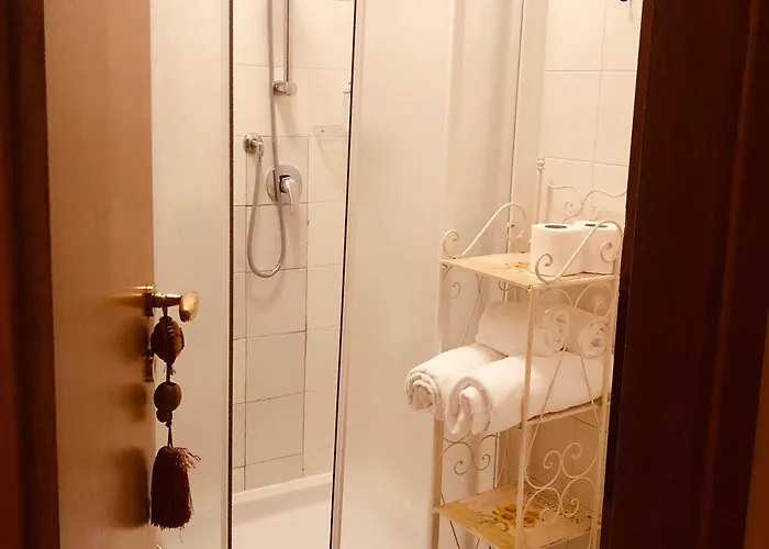 The Queen Tower Bed & Breakfast Desenzano del Garda