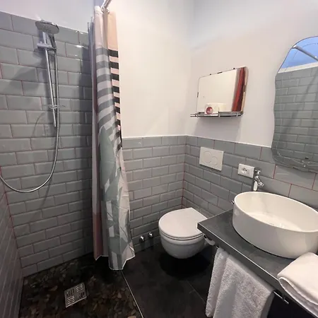 Panzió The Queen Tower Desenzano del Garda