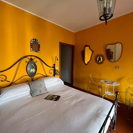 The Queen Tower Bed & Breakfast Desenzano del Garda